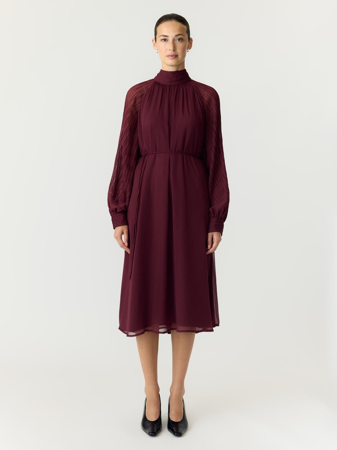 model_shot-front